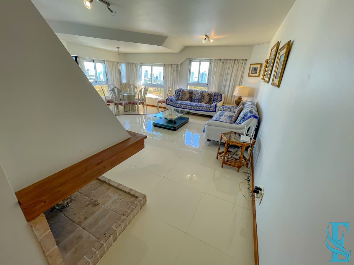 Hermoso apartamento en piso alto en la zona de Punta Shopping, cerca de todo!