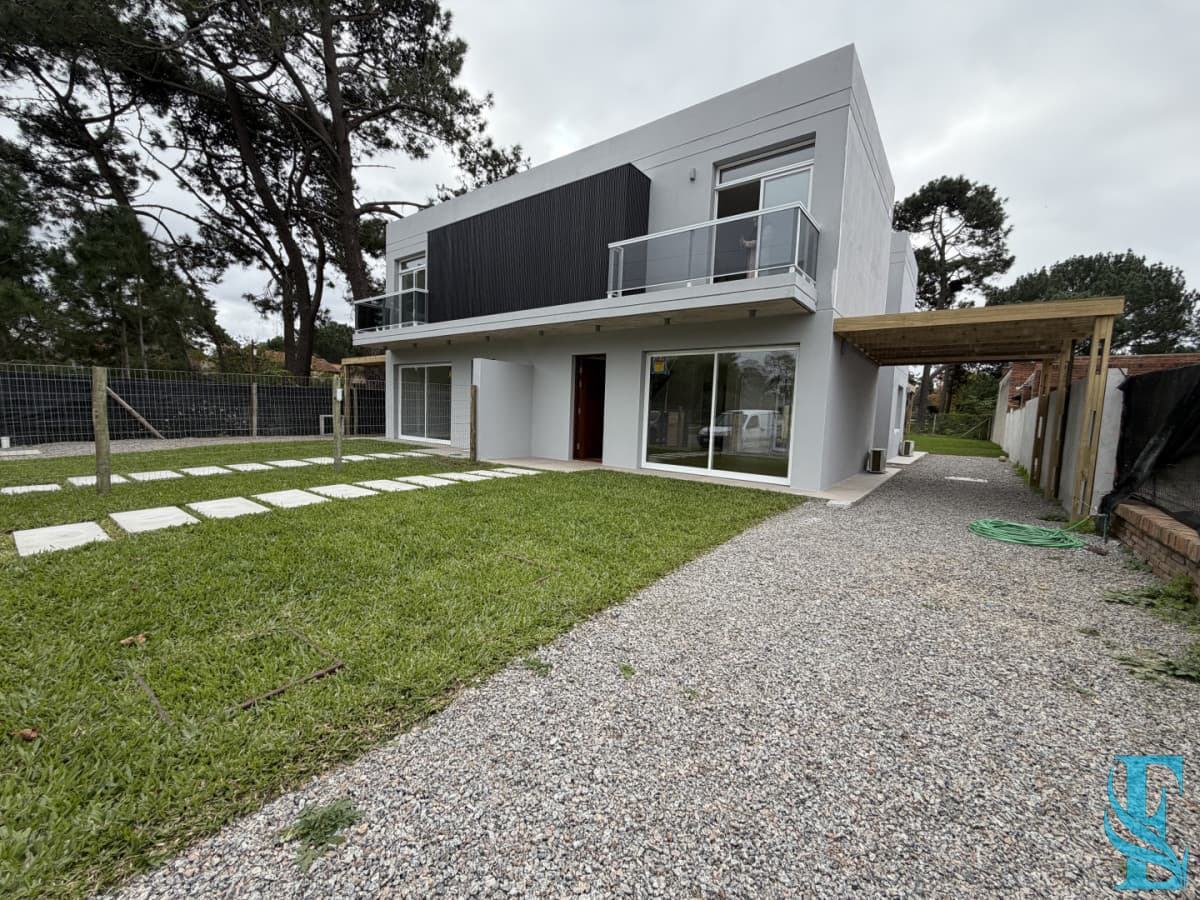 Casa a Estrenar de 3 Dormitorios en Jardines de Córdoba