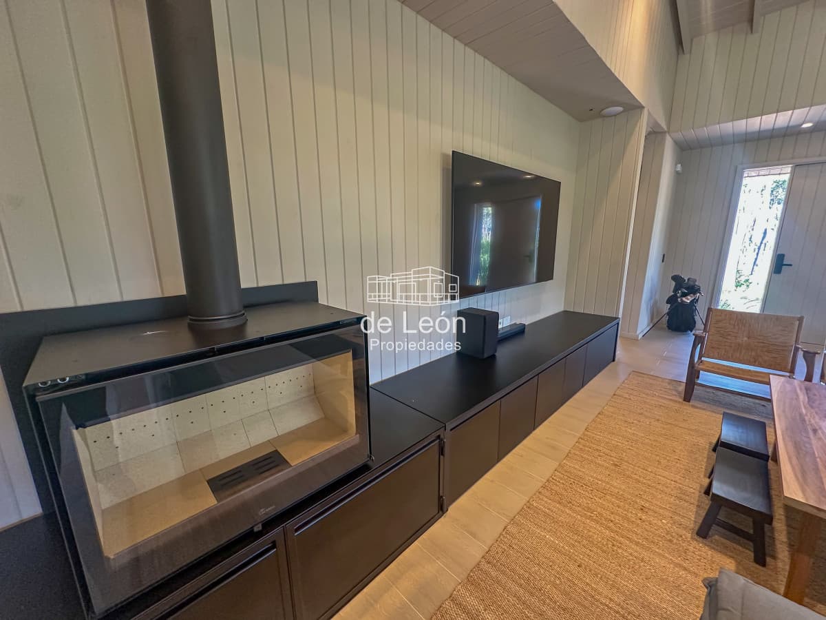 Hermosa casa a estrenar en Reserva de Montoya.