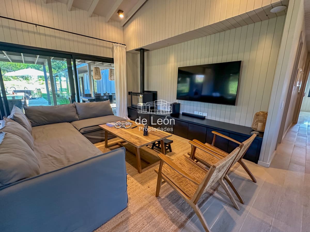 Hermosa casa a estrenar en Reserva de Montoya.