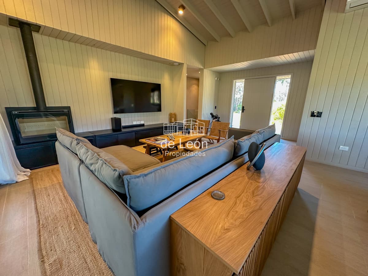 Hermosa casa a estrenar en Reserva de Montoya.