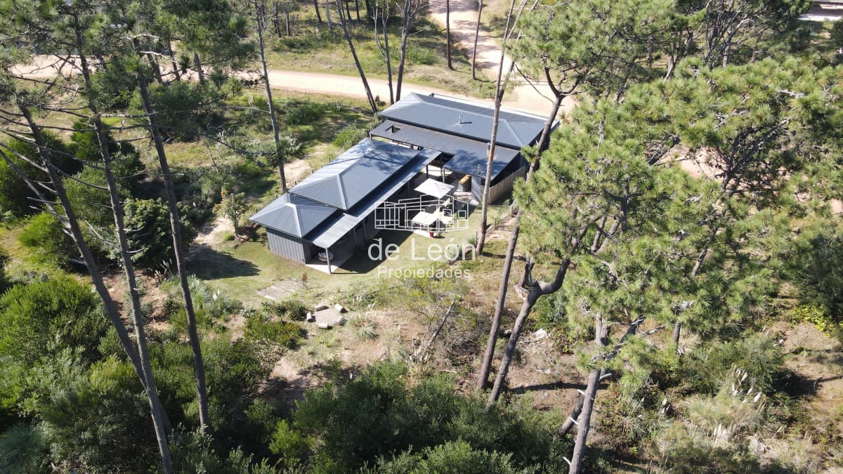 Hermosa casa a estrenar en Reserva de Montoya.