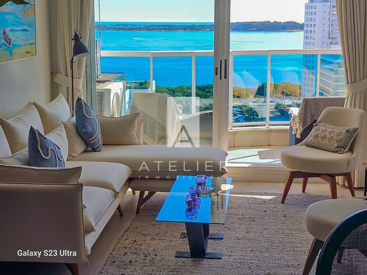 Punta del Este, a pasos de Mar, venta de apartamento 2 dormitorios