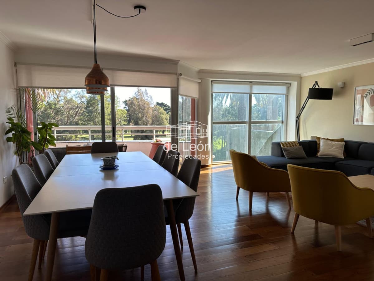 Apartamento de 3 dormitorios en Punta Carretas