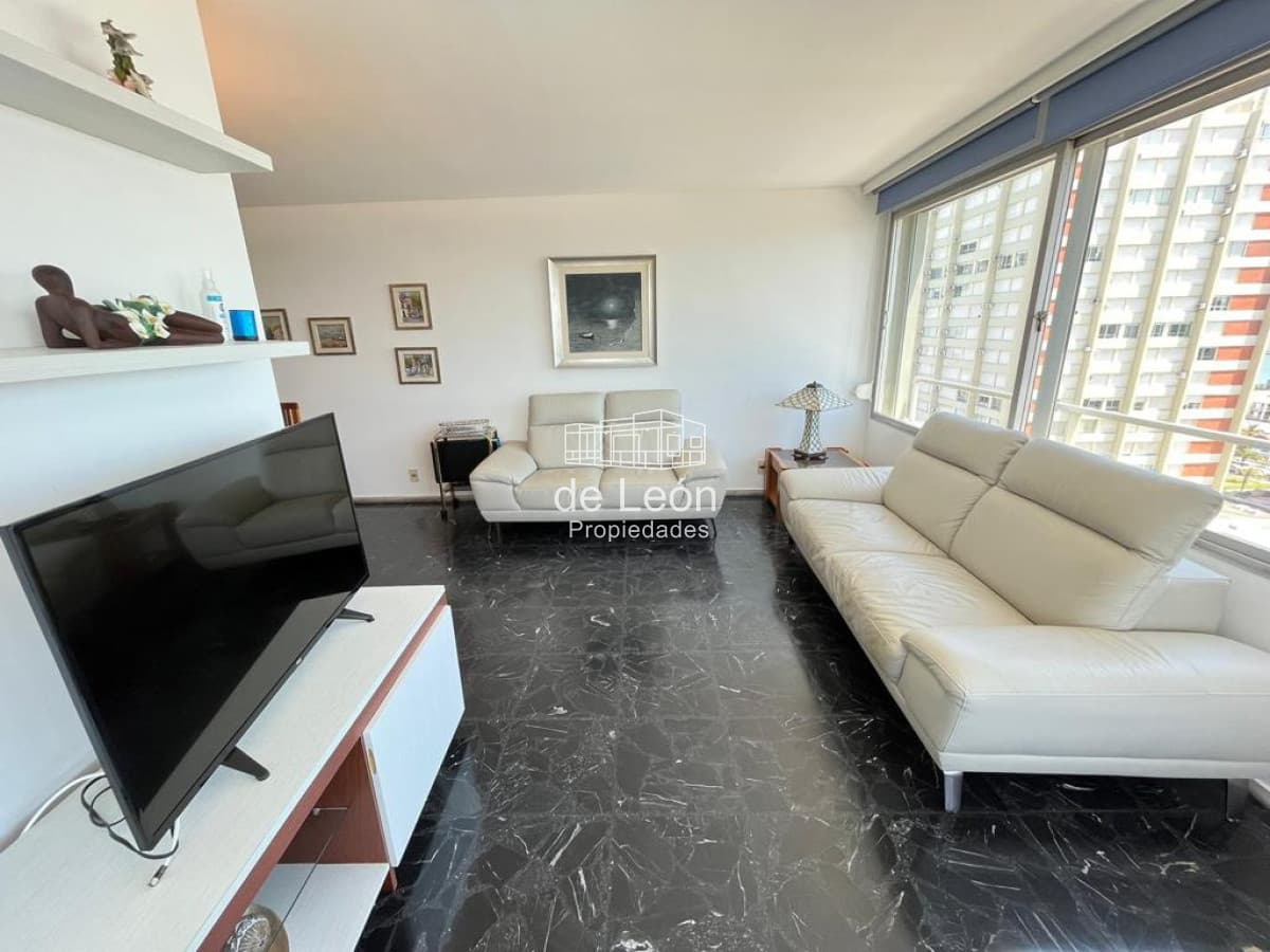 Departamento de 2 dormitorios y 2 baños en alquiler de temporada En Punta del Este