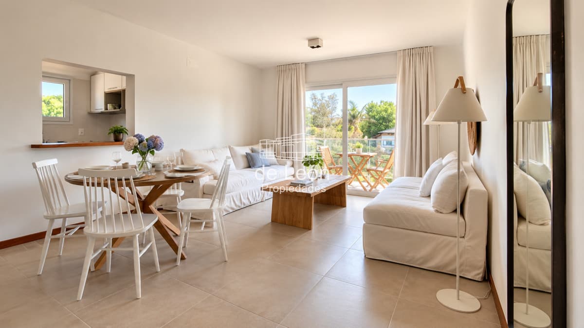 Venta Departamento 2 dormitorios y 2 baños, Playa Mansa, Punta del Este