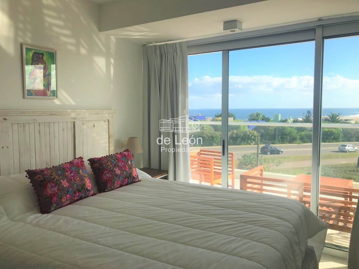 Excelente departamento en Manantiales, 3 dormitorios 3 baños, vista al mar