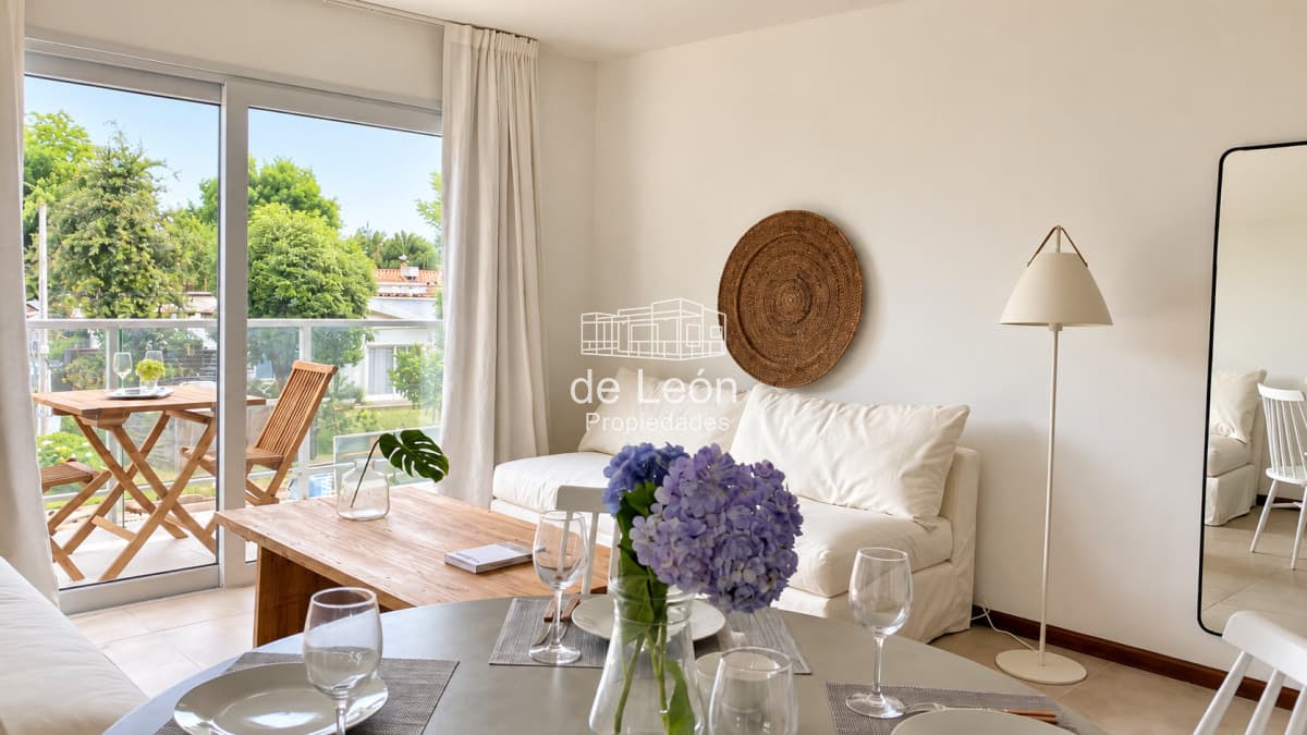 Venta Departamento 2 dormitorios y 2 baños, Playa Mansa, Punta del Este