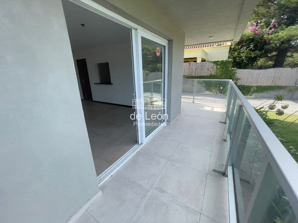 Se vende excelente departamento de 2 dormitorios en Pinares