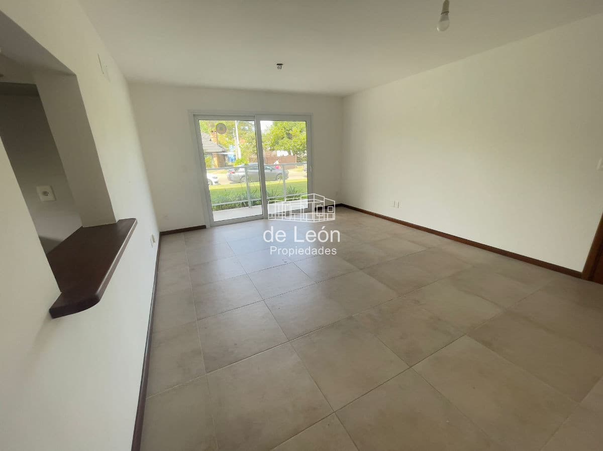 Se vende excelente departamento de 2 dormitorios en Pinares