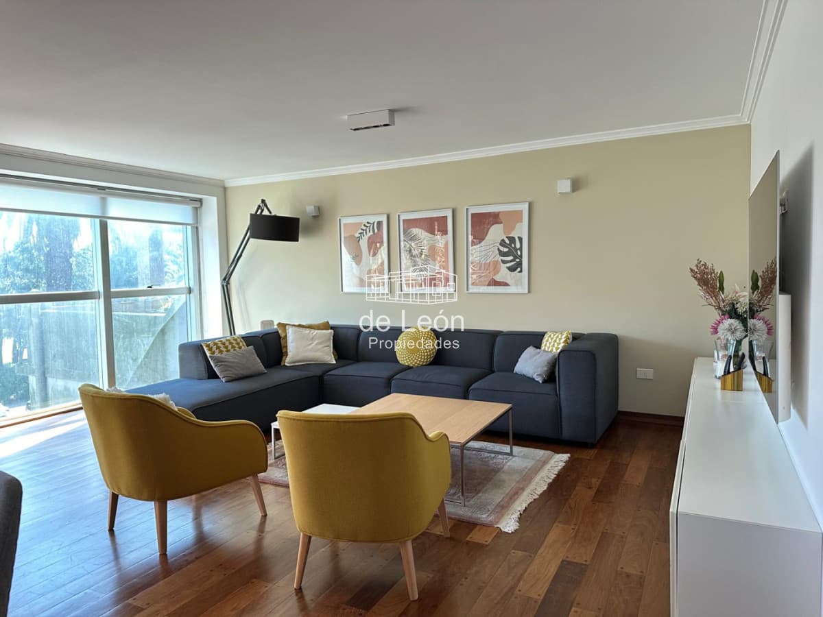 Apartamento de 3 dormitorios en Punta Carretas