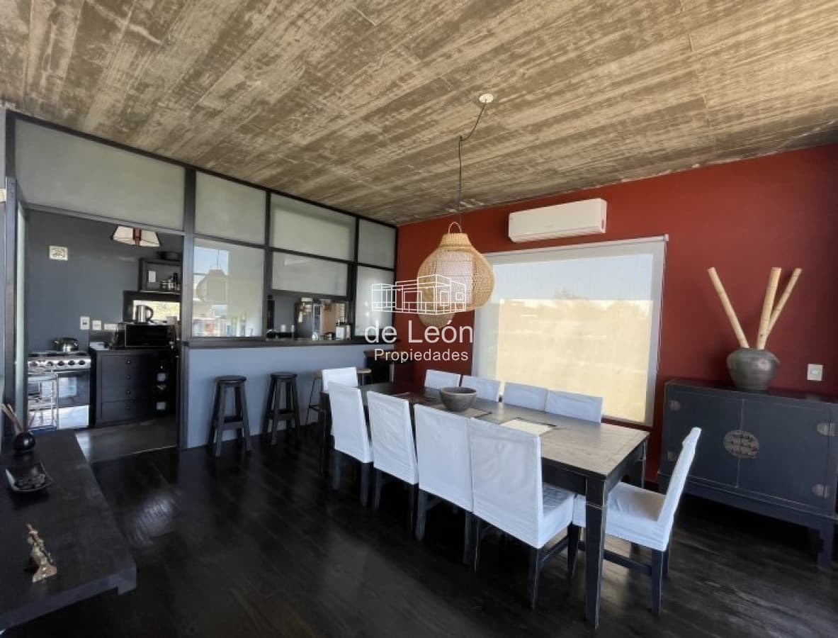 Alquiler Temporal Moderna Casa en Bikini Beach de 3 Dormitorios + Servicio