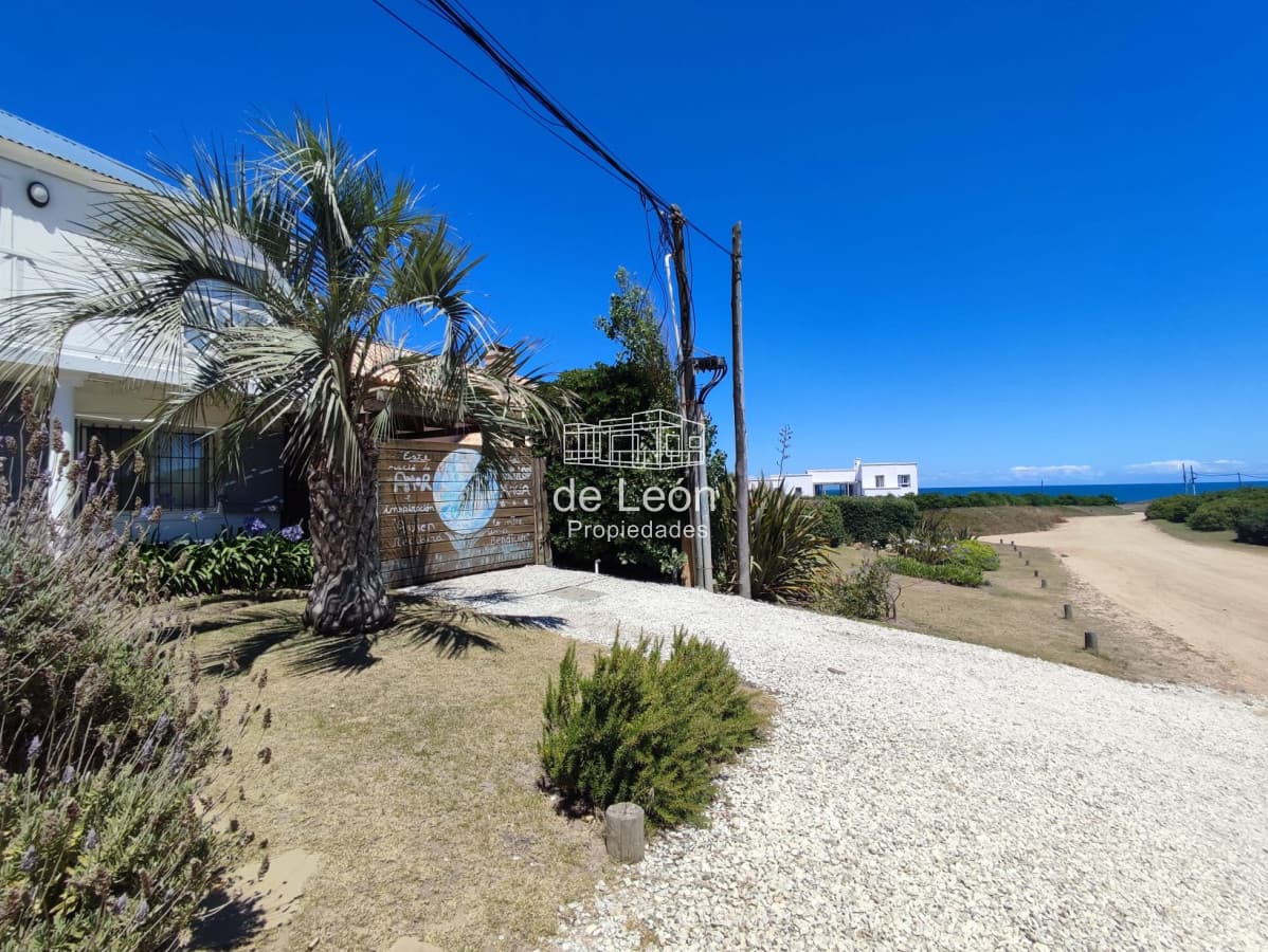 Casa de 3 dormitorios, a 100mts del mar, en Montoya, La Barra