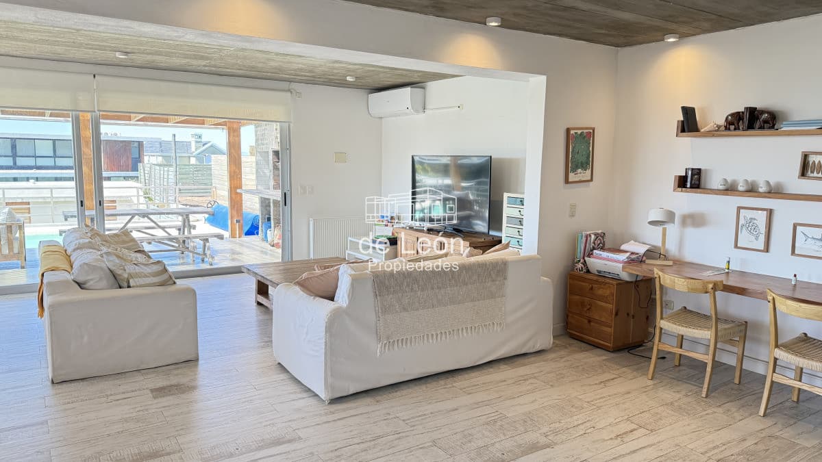 Muy linda y cómoda casa en Montoya