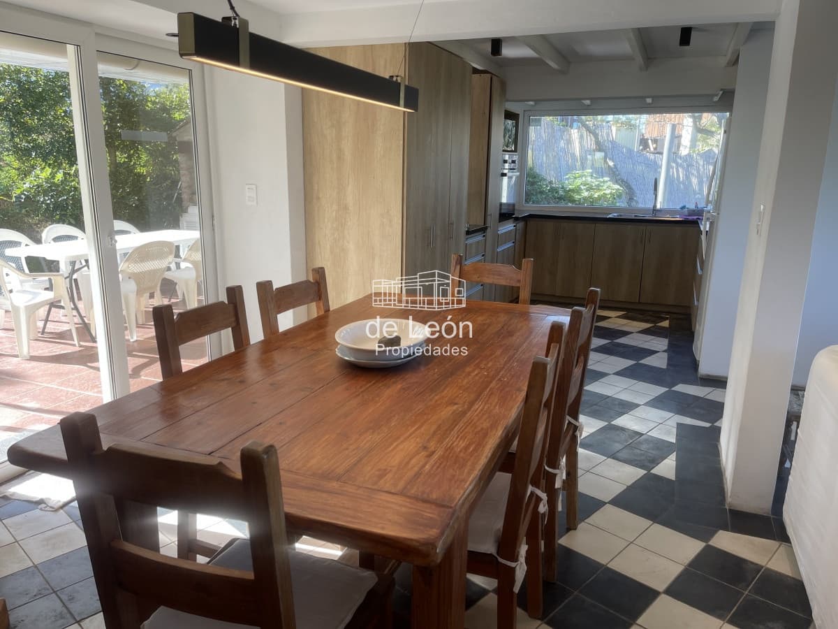 Casa ideal para disfrutar las vacaciones, 4 dormitorios, en Montoya
