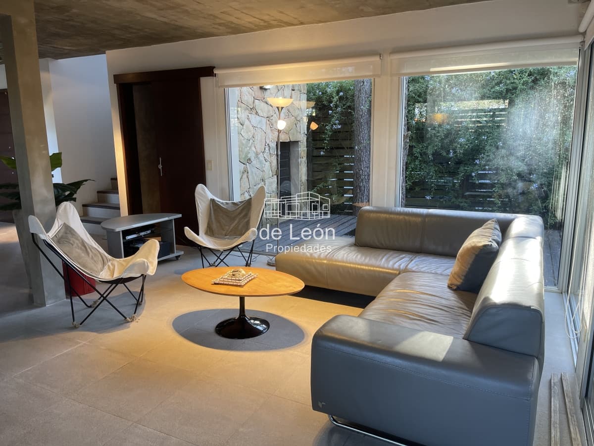Moderna casa en venta de 3 dormitorios en Montoya, La Barra
