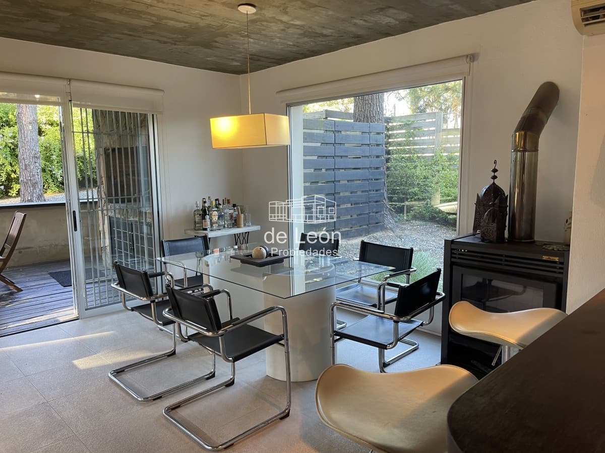 Moderna casa en venta de 3 dormitorios en Montoya, La Barra