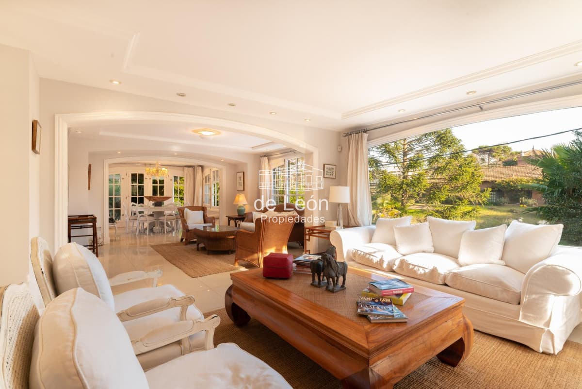 Magnifica residencia en La Barra
