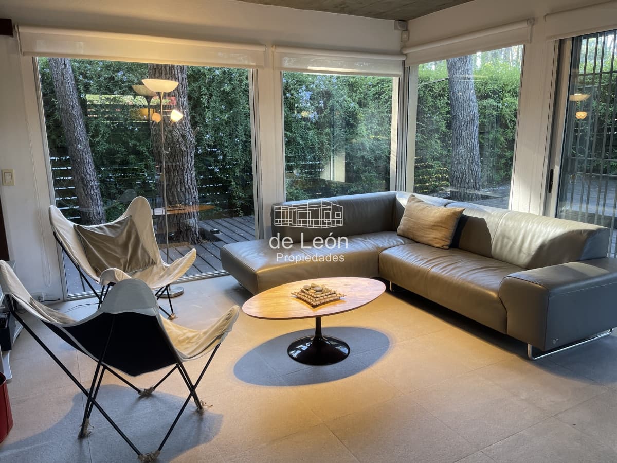 Moderna casa en venta de 3 dormitorios en Montoya, La Barra