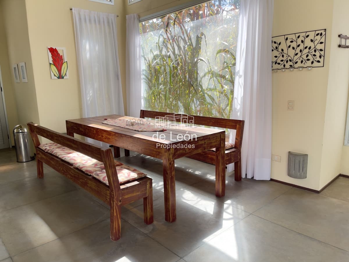 Se vende hermosa casa en Montoya