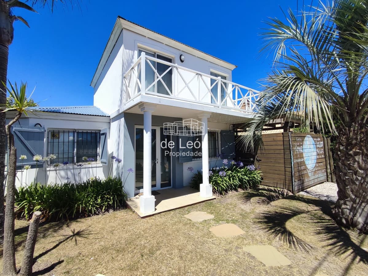 Casa de 3 dormitorios, a 100mts del mar, en Montoya, La Barra