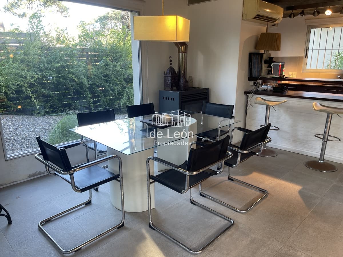 Moderna casa en venta de 3 dormitorios en Montoya, La Barra