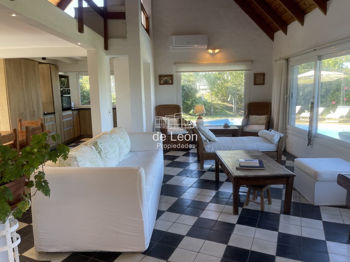 Casa ideal para disfrutar las vacaciones, 4 dormitorios, en Montoya
