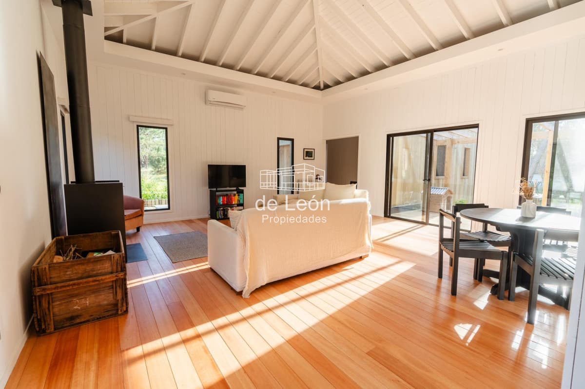 Casa de 3 dormitorios y 2 baños en Barra Verde, La Barra