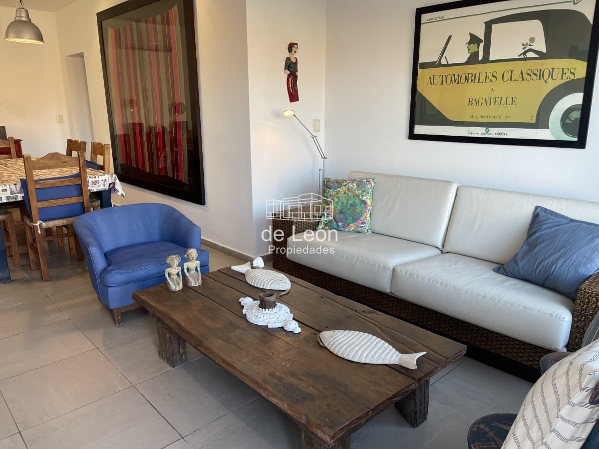 Casa en Manantiales de 3 dormitorios con excelente ubicación. Muy bien equipada.