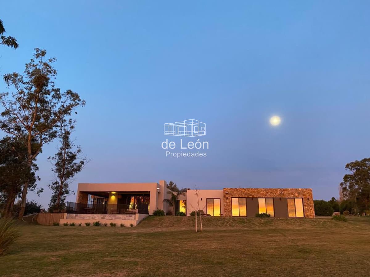 Casa de 4 dormitorios en Pueblo Mio