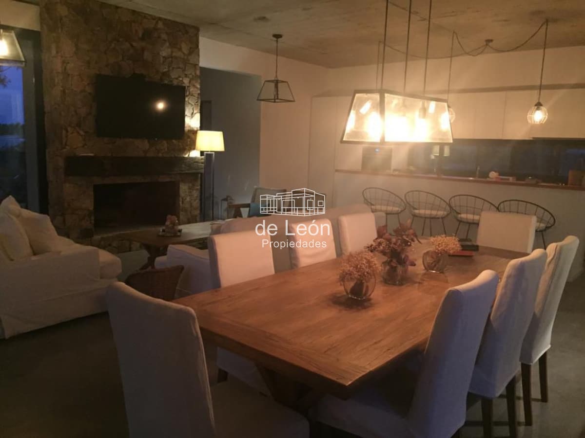 Casa de 4 dormitorios en Pueblo Mio
