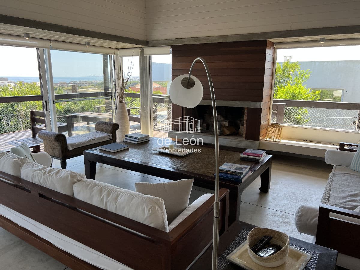 Espectacular casa en Altos de Punta Piedra