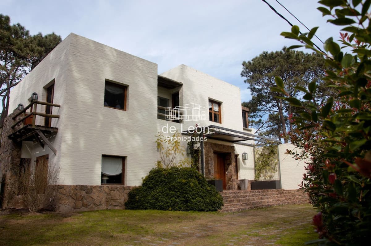 Gran casa de 5 dormitorios en Montoya