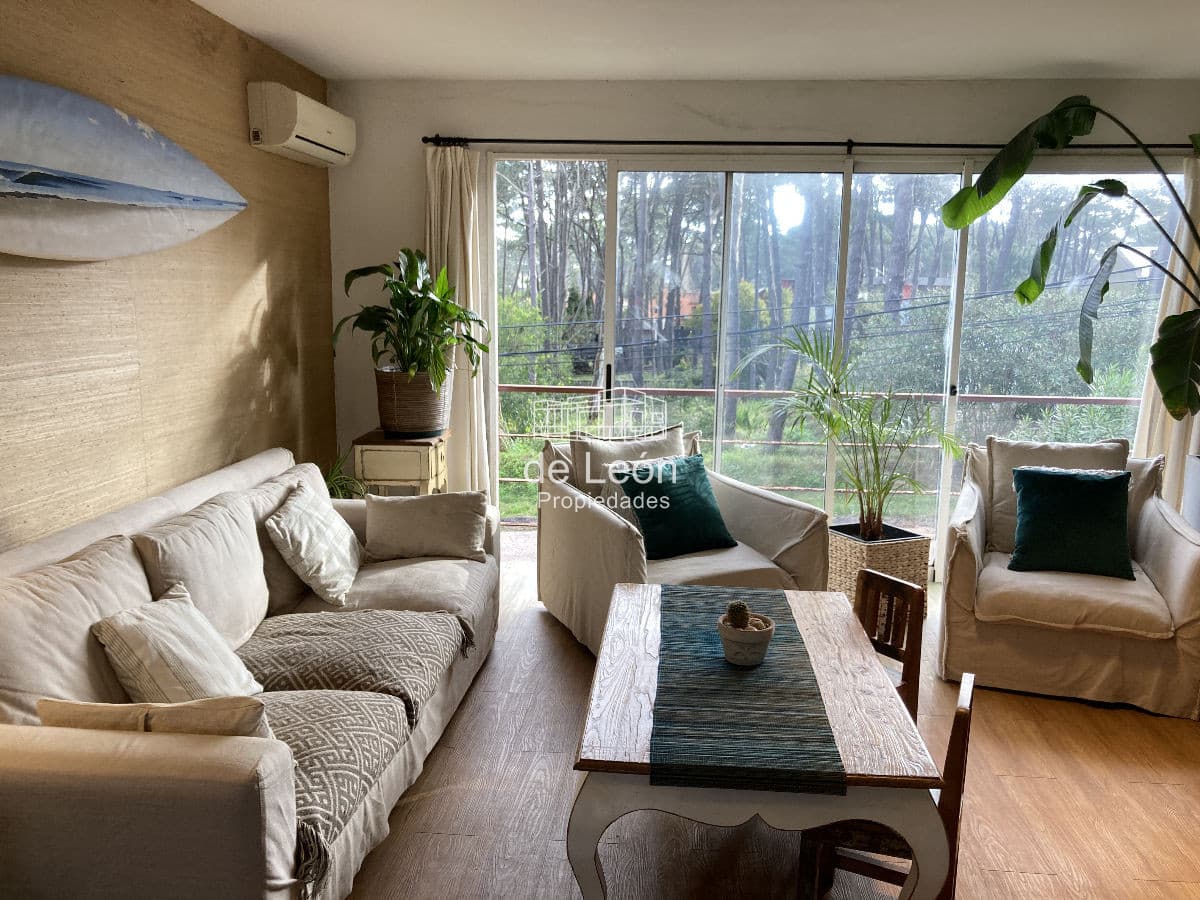 Casa en Montoya, 3 dormitorios, entorno de bosque a 300mts del mar.
