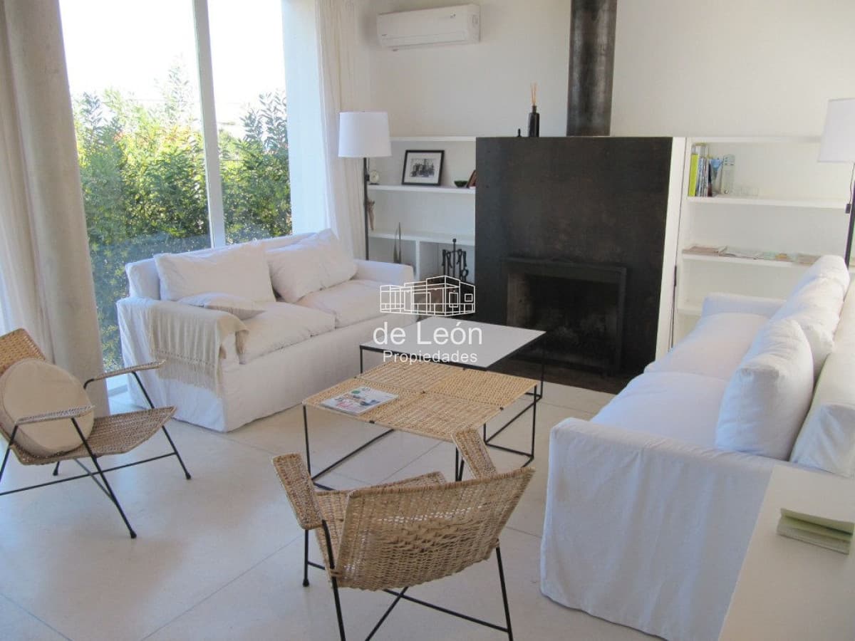 Gran casa en alquiler en Montoya