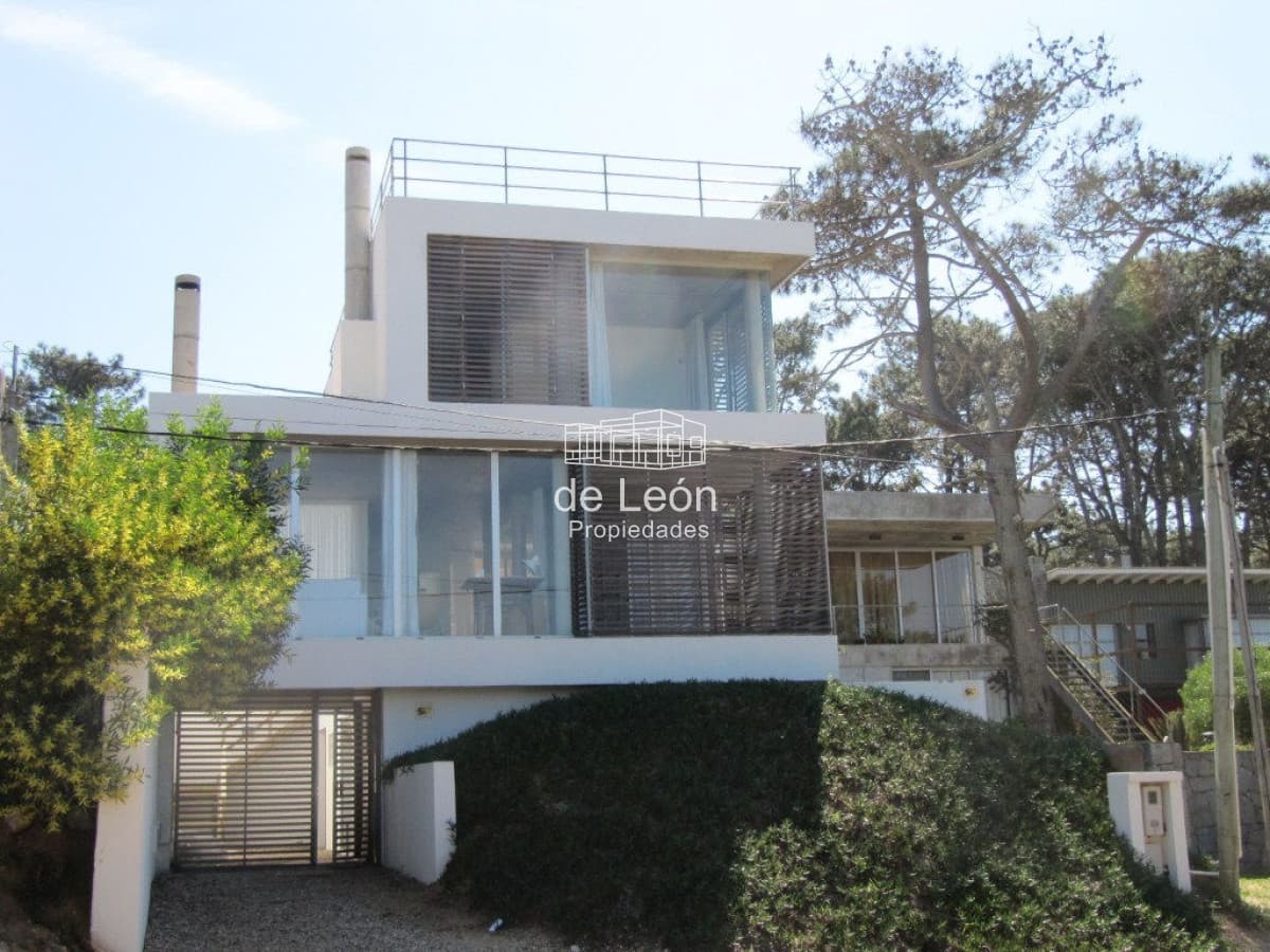 Gran casa en alquiler en Montoya