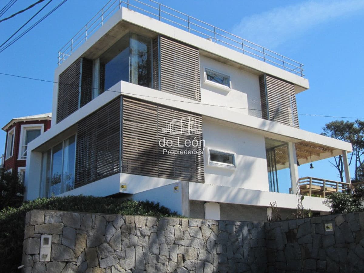 Gran casa en alquiler en Montoya