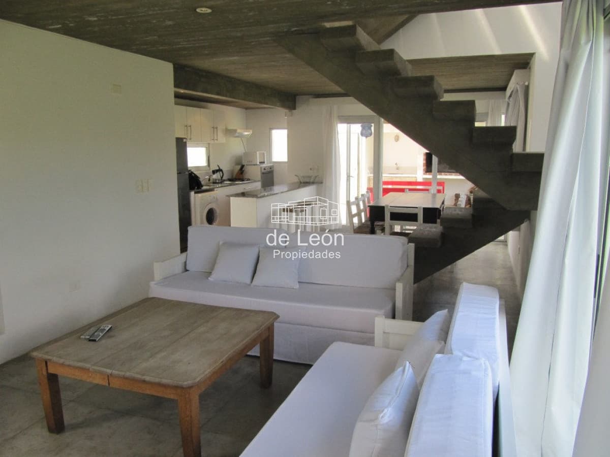 Moderna casa en Manantiales