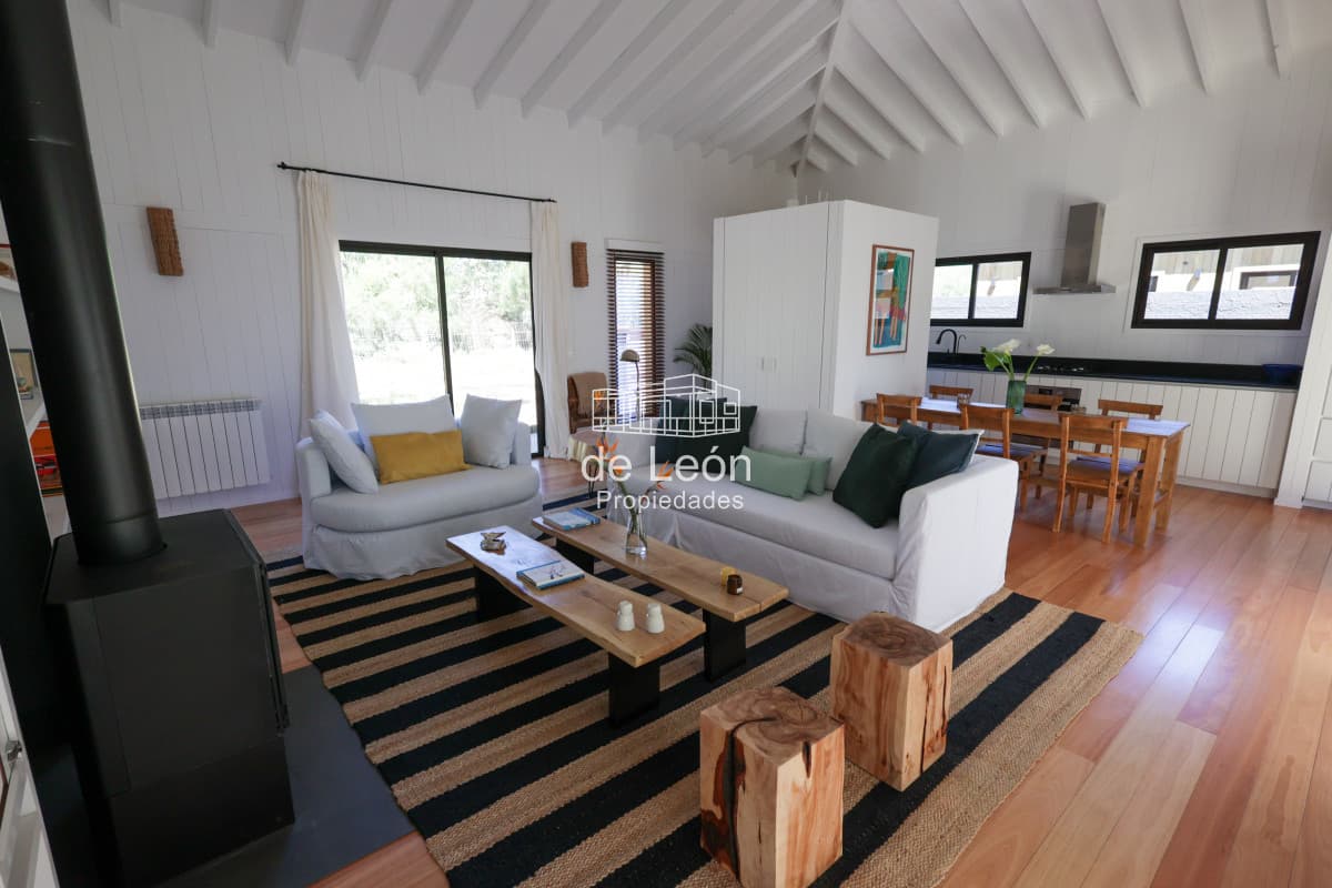 Hermosa casa en alquiler de 2 dormitorios en el bosque de La Barra