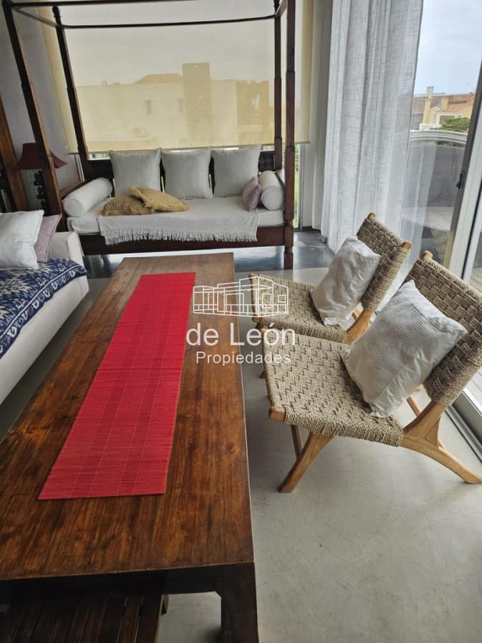 Casa de 3 dormitorios y servicio en Montoya, La Barra