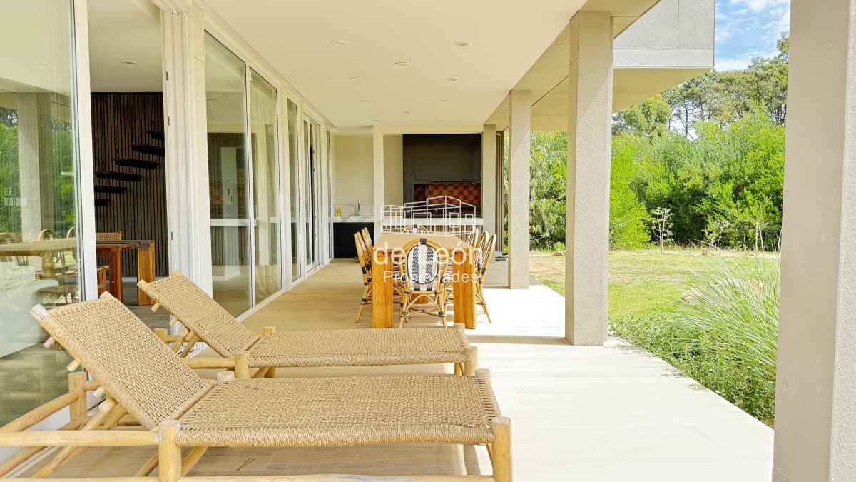 Casa en venta a estrenar en Reserva Montoya 4 dormitorios