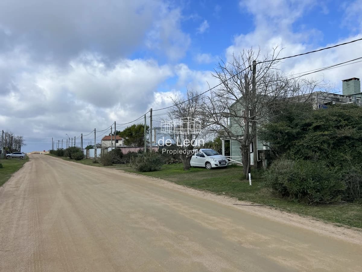 Lote en Balneario Buenos Aires sobre calle 17, a 200mts de Ruta 10 y de la playa.