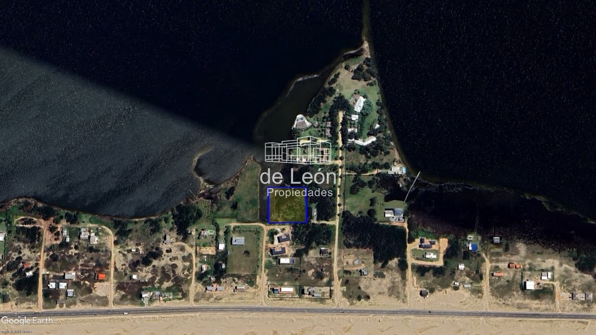 Se venden 2969m2 en San Mónica sobre la laguna