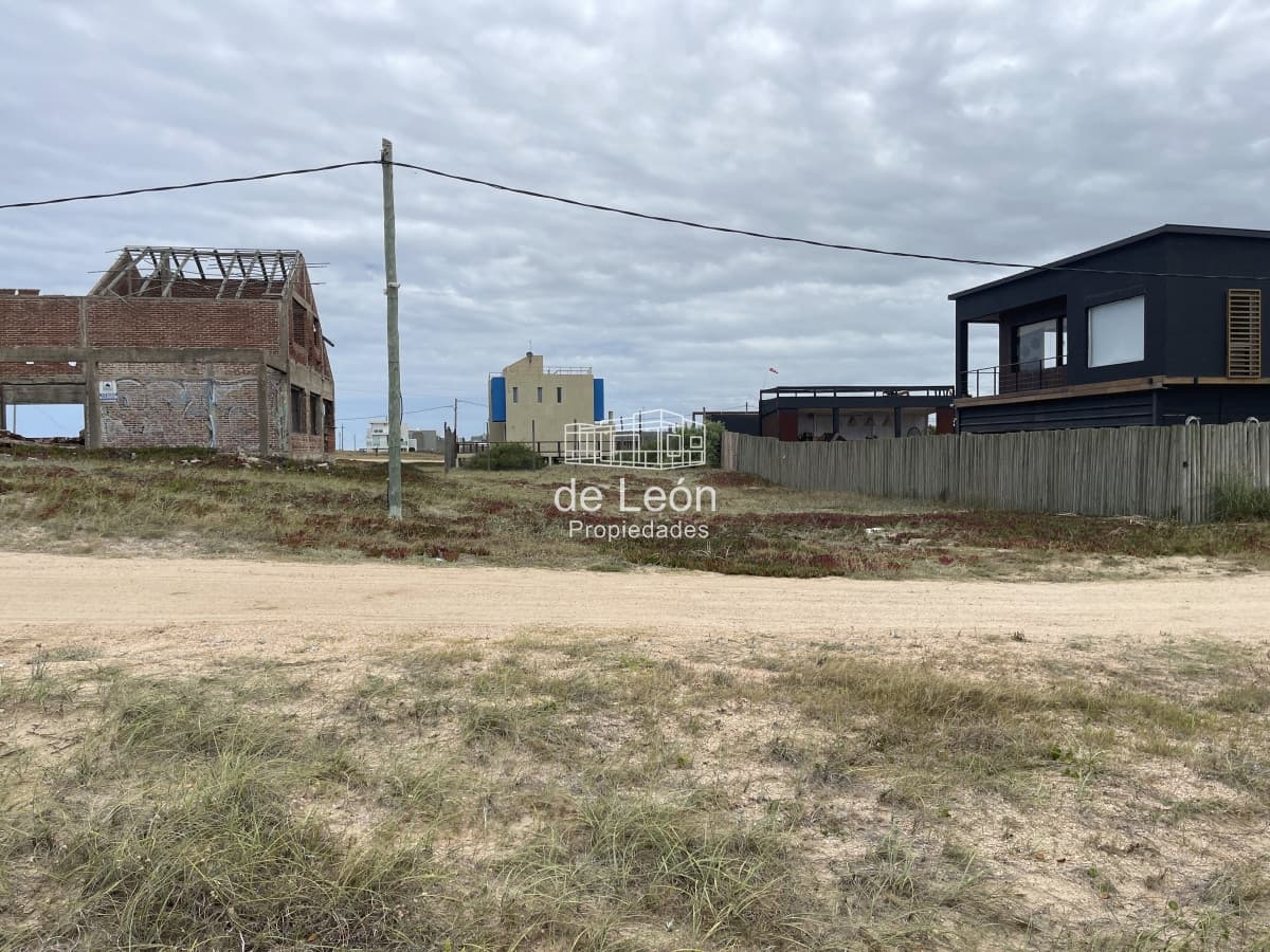 Se vende lote de 570m2 en Santa Monica a 50 metros de la ruta