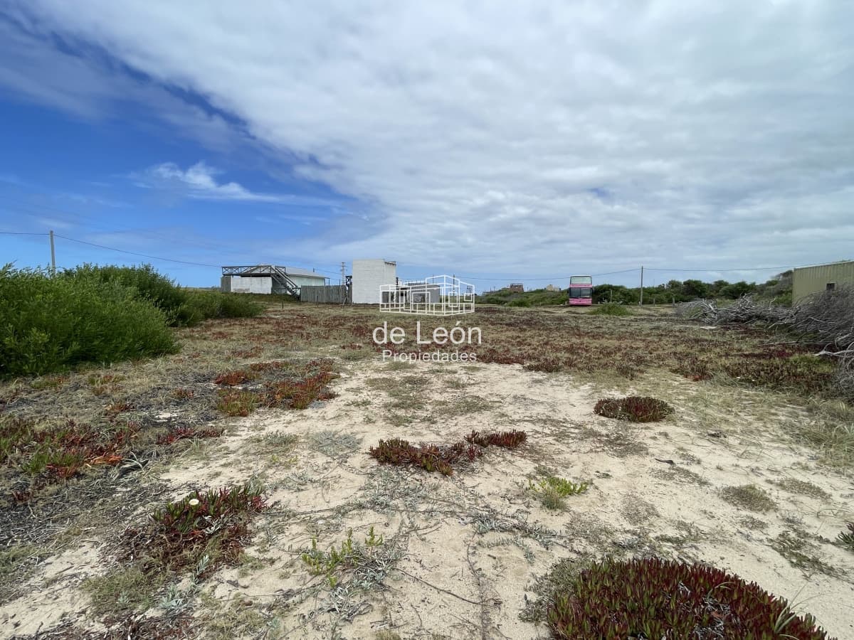 Se venden 2 terrenos en Santa Mónica