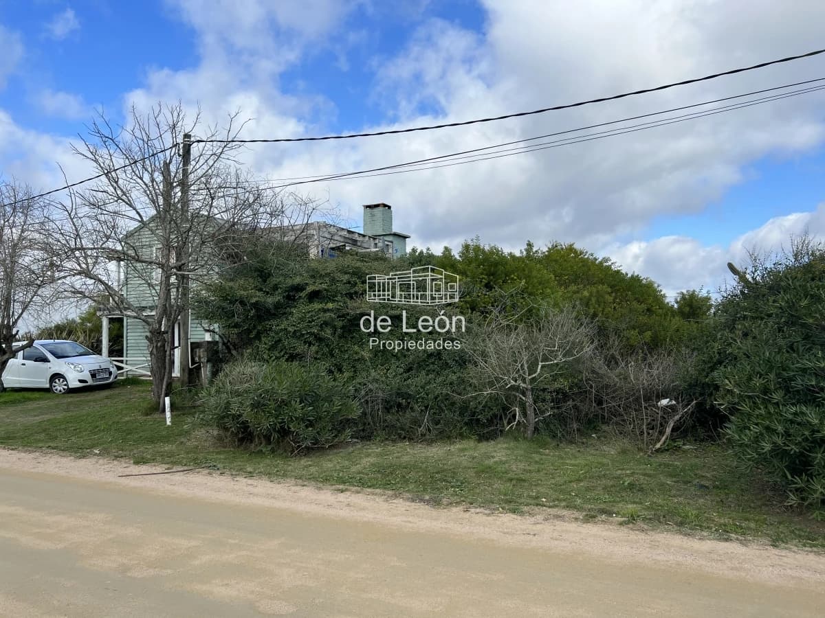 Lote en Balneario Buenos Aires sobre calle 17, a 200mts de Ruta 10 y de la playa.