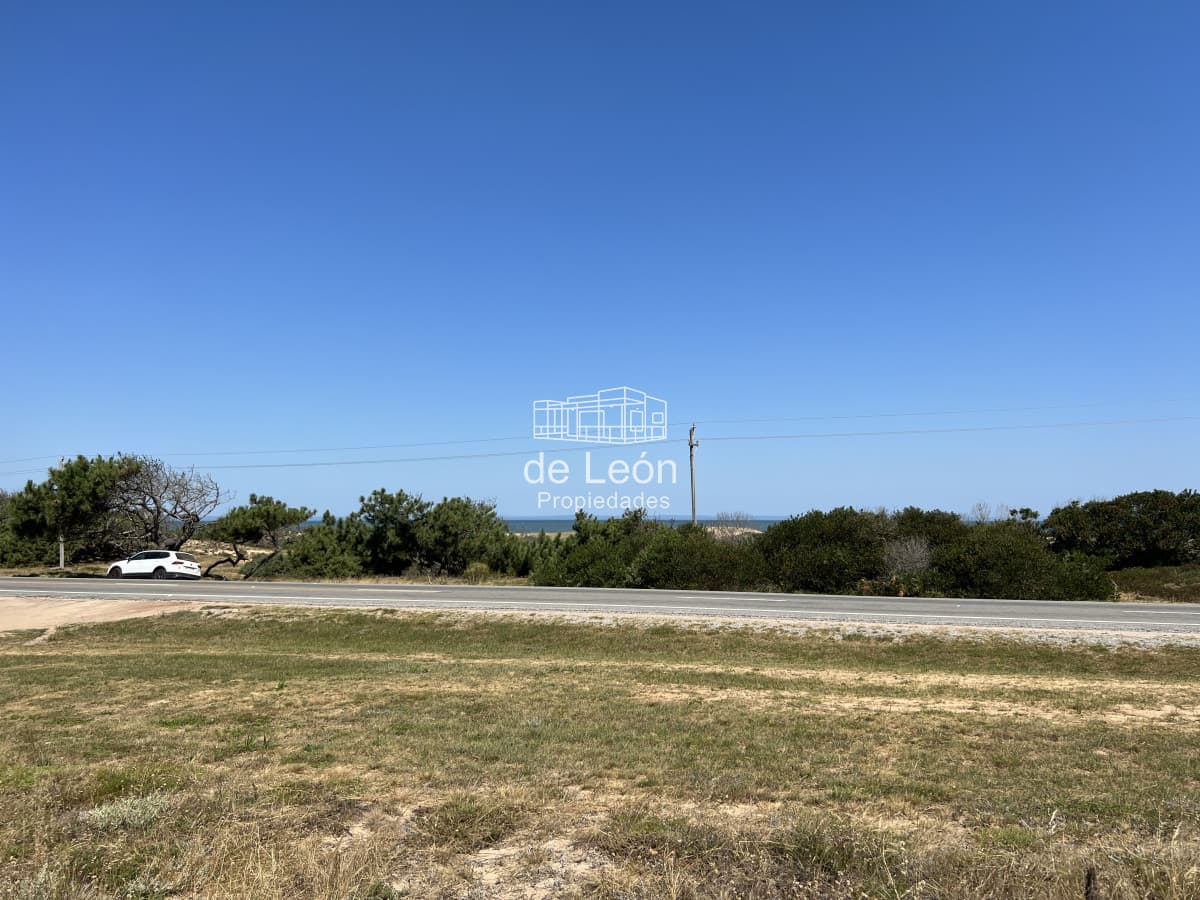 Terreno en Balneario Buenos Aires, 450m2, sobre Ruta 10, 834m2