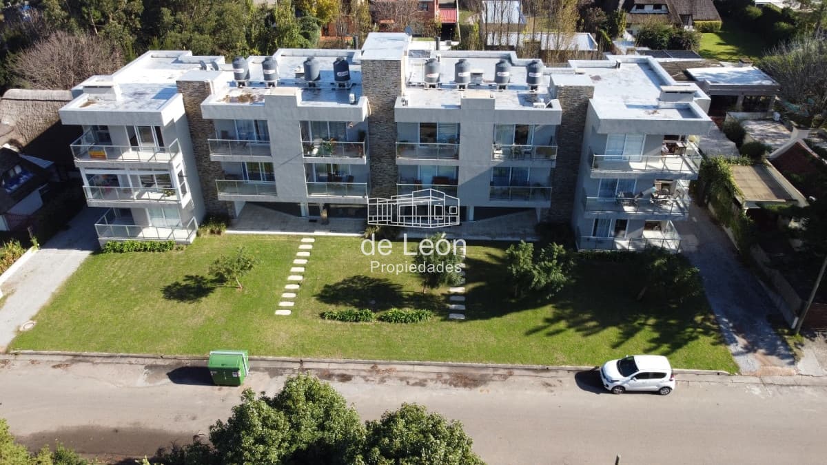 Se vende excelente departamento de 2 dormitorios en Pinares