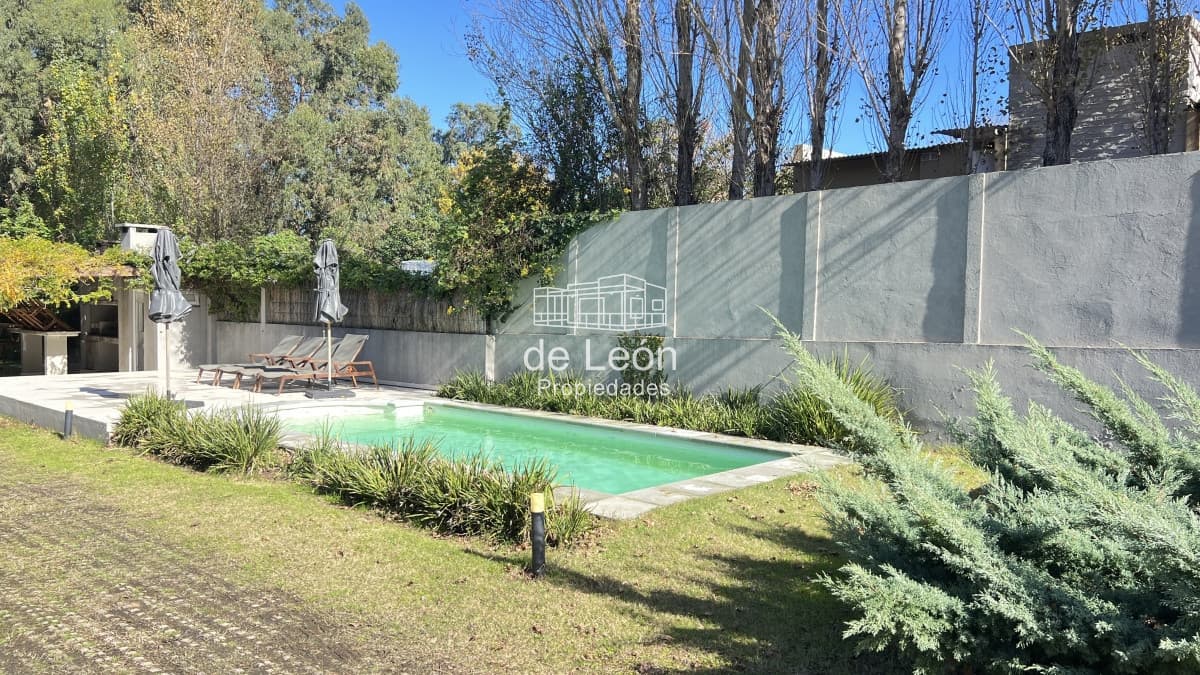 Departamento en venta de 1 dormitorio con jardín propio en Pinares, punta del Este