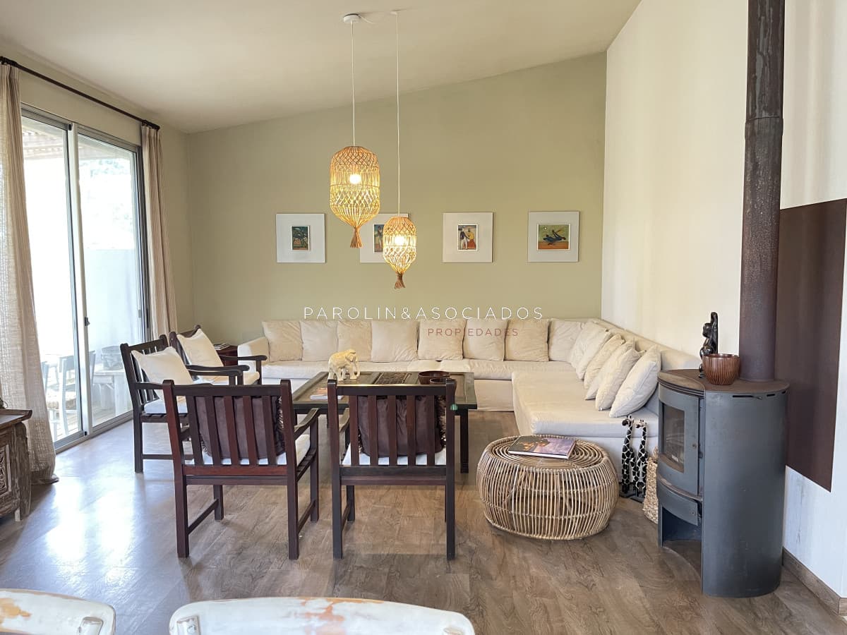 Casa de 4 dormitorios en venta, Montoya La Barra